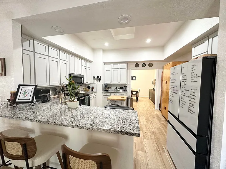2513 Noel Ave — Photo 7