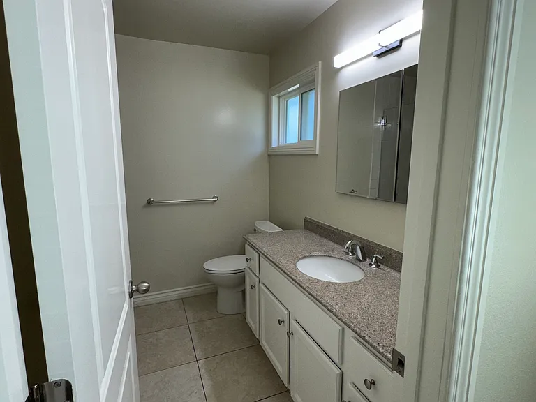 1096 Topaz Ave #1 — Photo 15