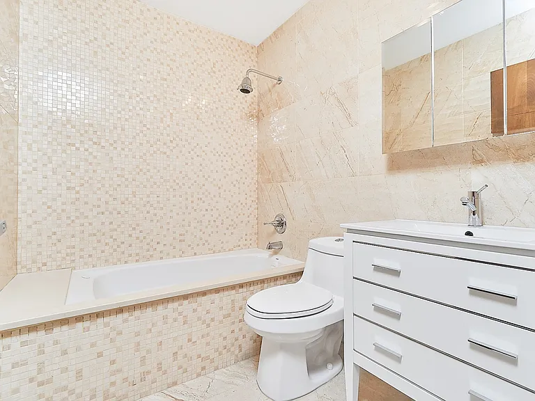 305 Albany Ave #1 — Photo 8