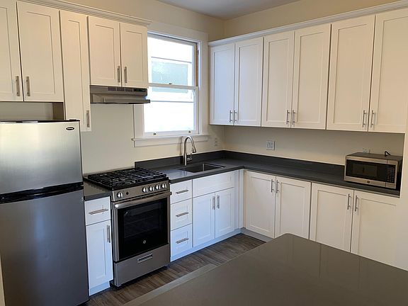 3rd image of 138 S B St APT 14