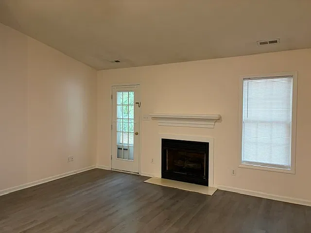 2 bed, 972 sqft, $1,400 — Photo 4