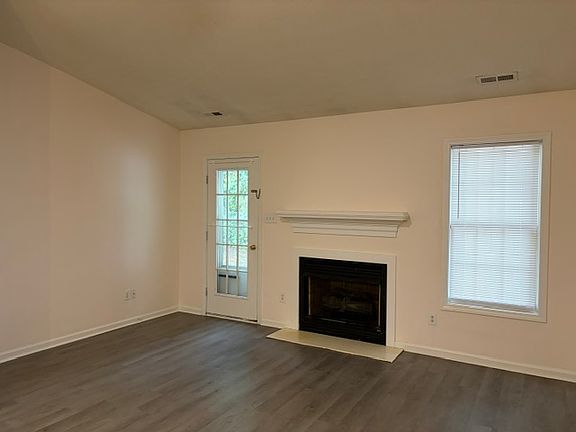 4th image of 126 Jerrett Ln
