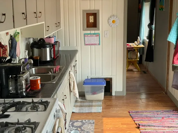 811 E Lakeshore Dr, Ashland, WI 54806