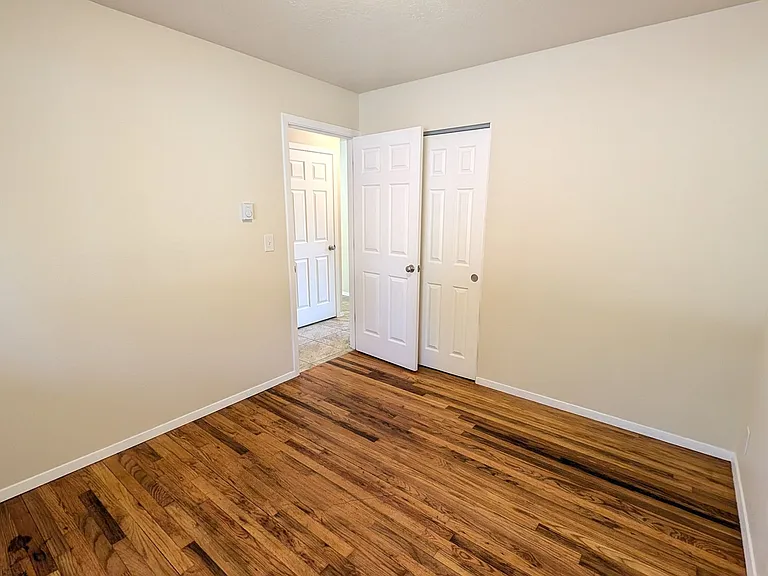 1134 E Main St #1 — Photo 13