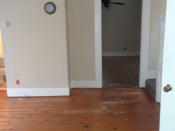 4th image of 33 McDaniel St