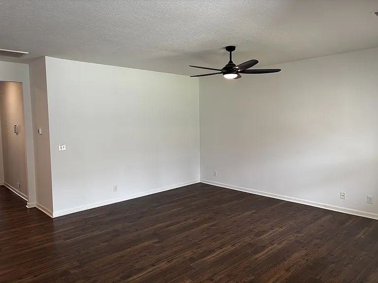 2732 Minuteman Ln — Photo 4