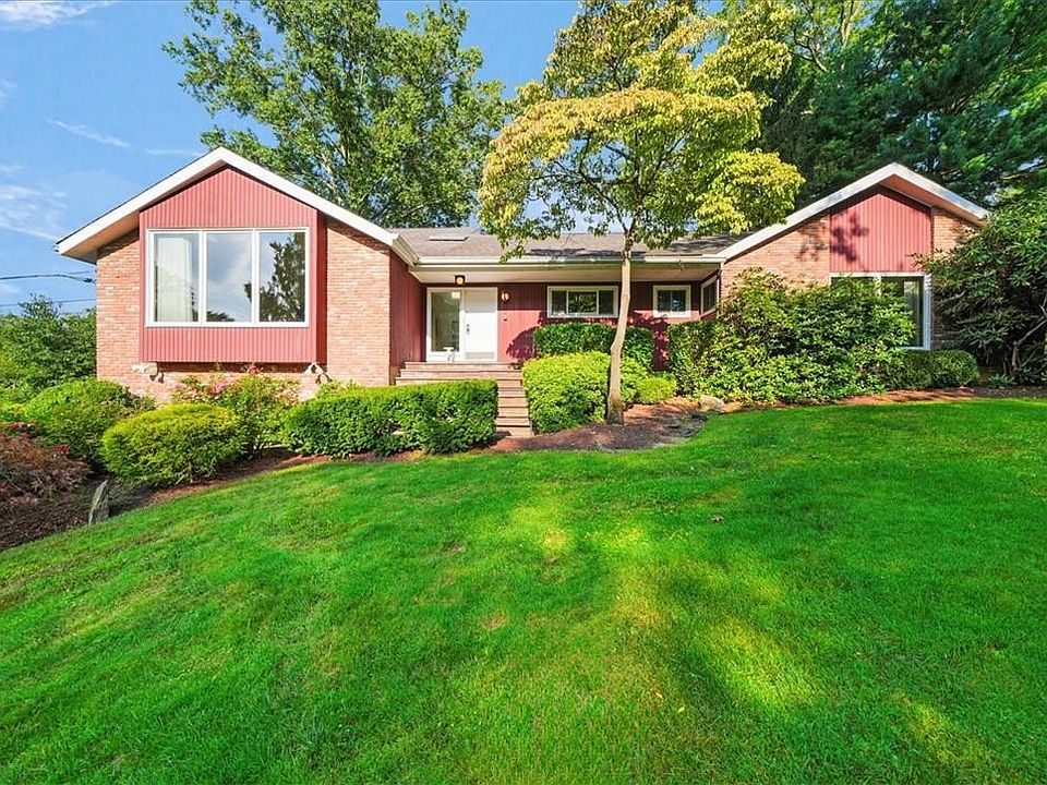 1st image of 33 Pinehurst Drive