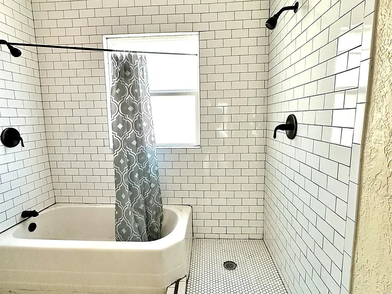 3312 Montana Ave — Photo 11