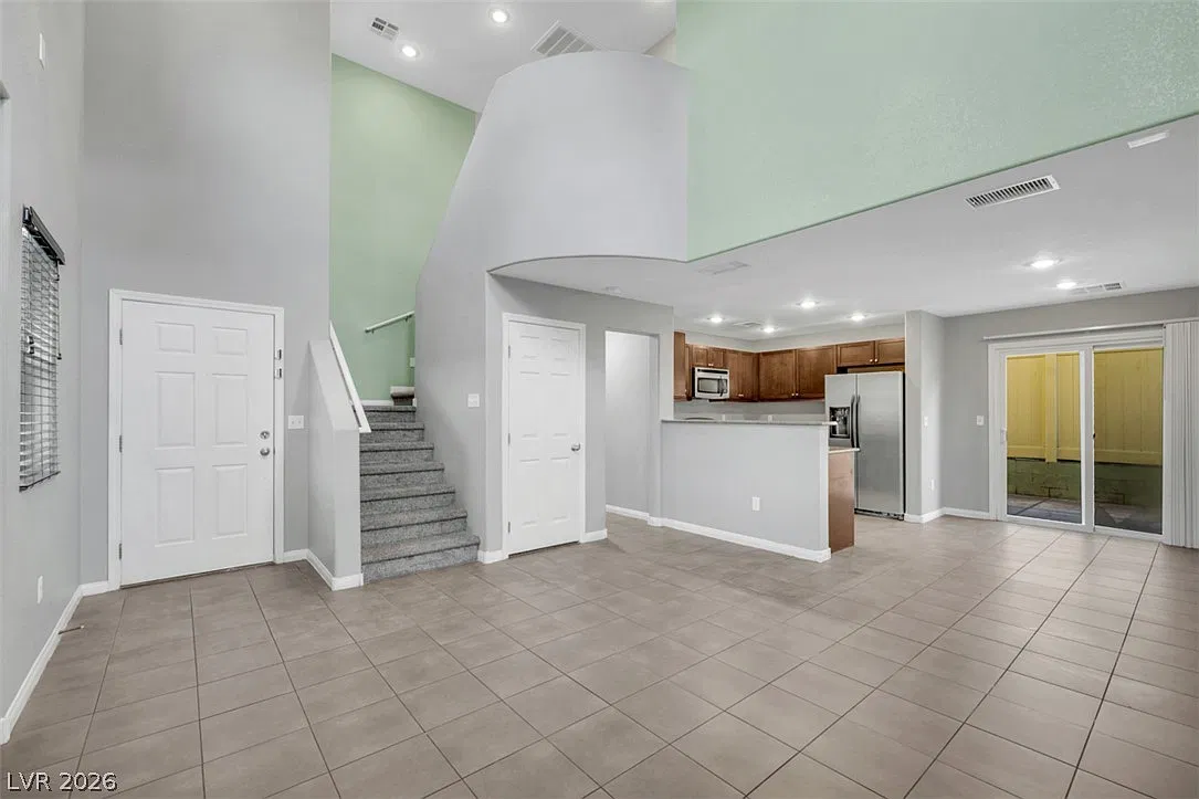3 bed, 2.5 bath, 1422 sqft, $1,950 — Photo 4