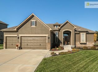4500 NE Hideaway Hill Cir, Lees Summit, MO 64064