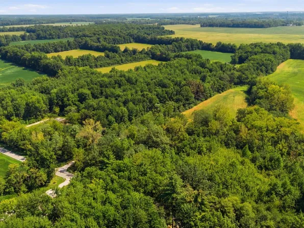 1001 Ivy Trails Dr, Williamsburg, OH 45176