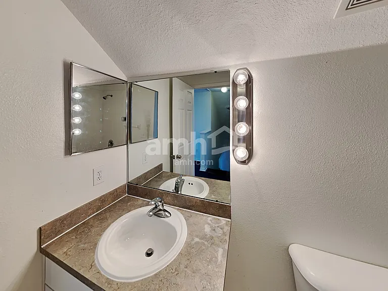 9643 Patrician Dr — Photo 16