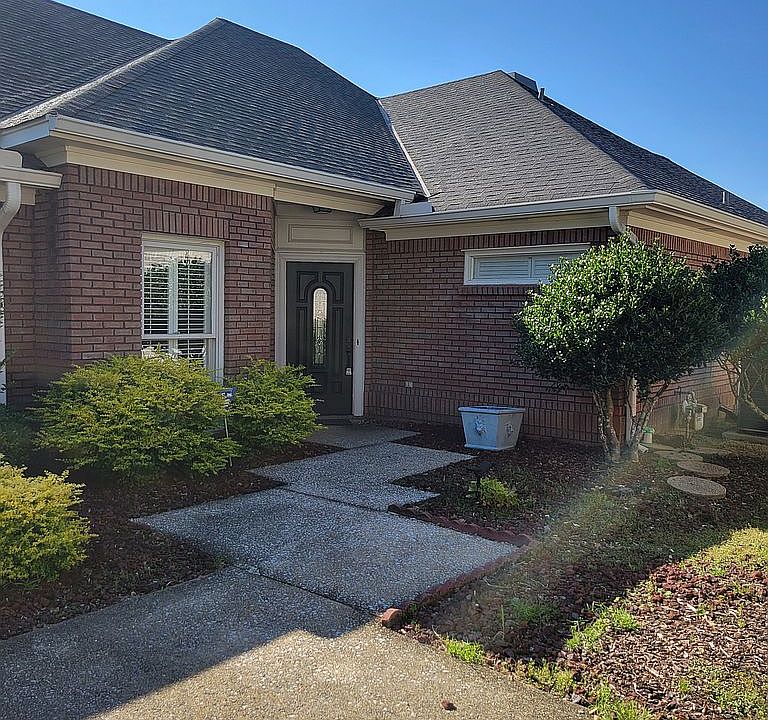1st image of 9025 Green Chase Dr