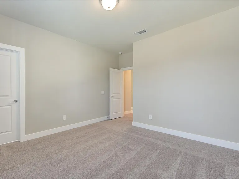 1709 Summerlyn — Photo 26