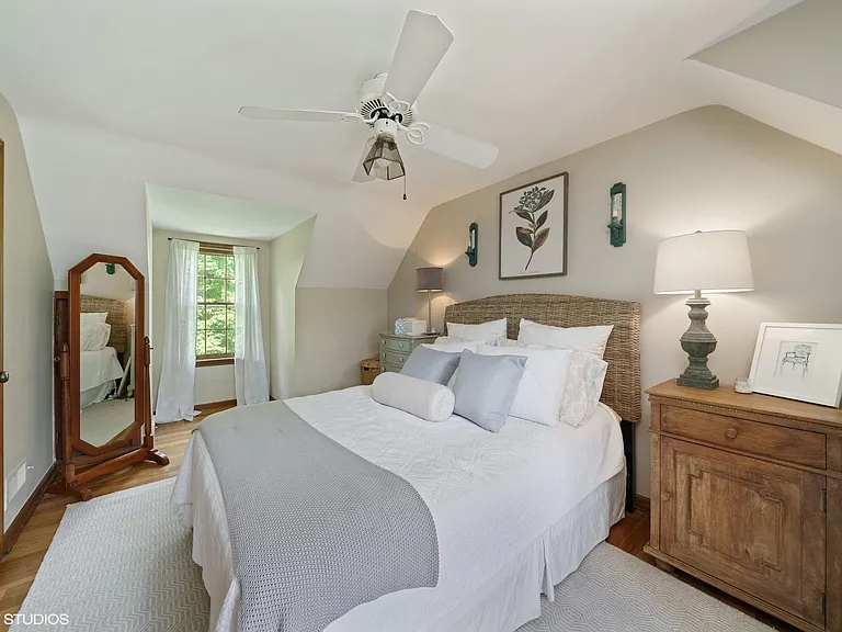 326 W Evergreen St — Photo 9