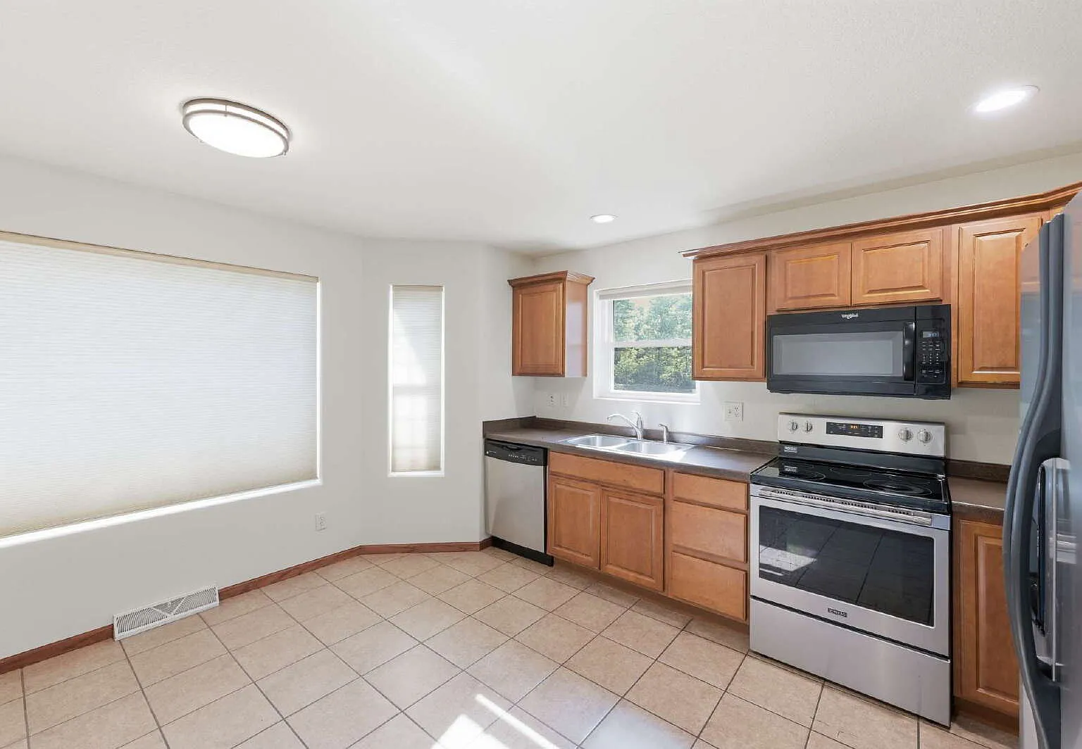 3 bed, 2.0 bath, $1,600 — Photo 3