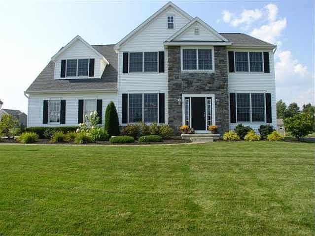 1st image of 6 Canopy Ln