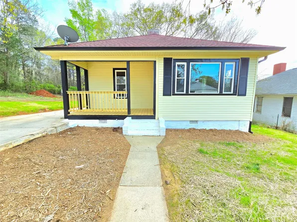 121 Falls Rd, Badin, NC 28009