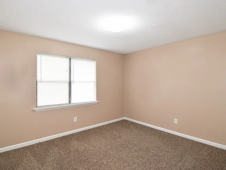 4154 Arlington Rd — Photo 23