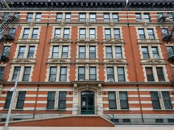 239 W 148th St APT 3B, New York, NY 10039