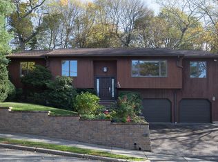 291 Country Club Rd, Newton, MA 02459