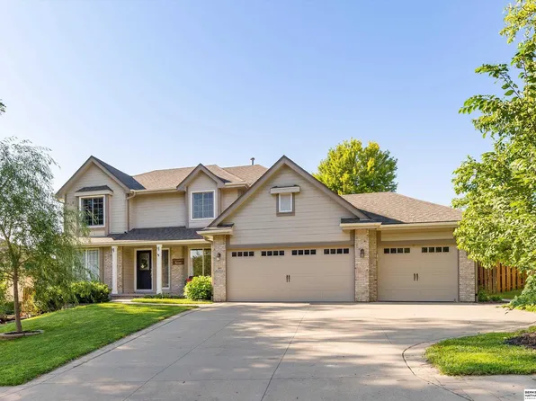 309 Fox Creek Ln, Papillion, NE 68046