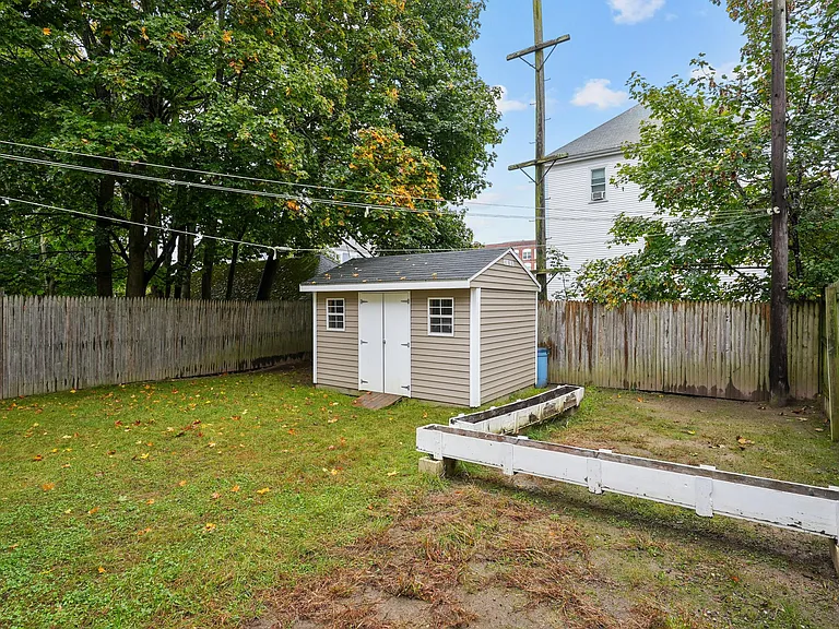 164 Hadley St #1 — Photo 4