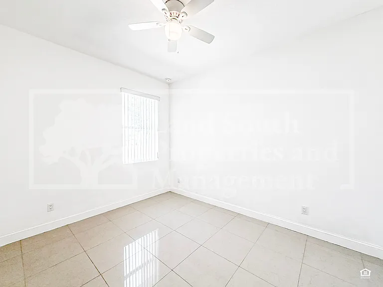 707 SE 4th St — Photo 12