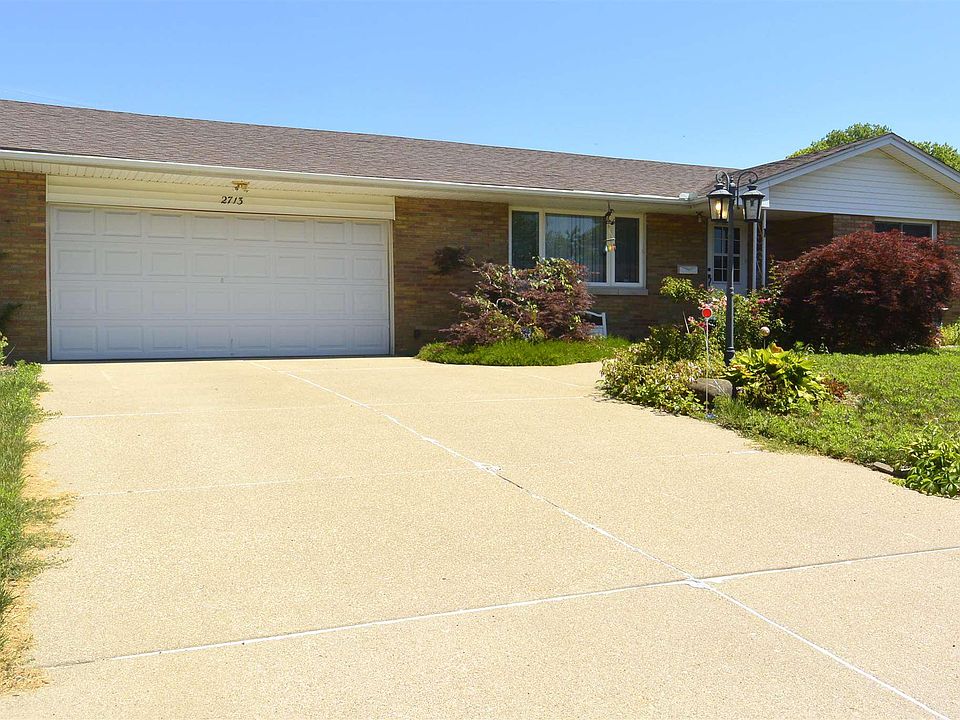 1st image of 2713 W Creston Ln