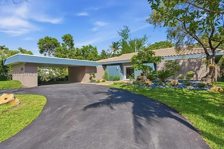 Bay Heights — Photo 3