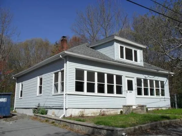 30 Hebert St, West Warwick, RI 02893