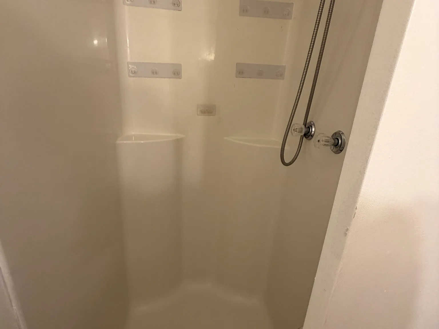 3 bed, 1800 sqft, $1,500 — Photo 4