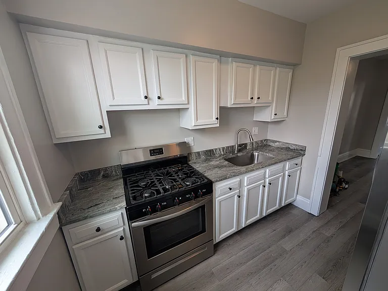 425 Frebis Ave — Photo 5