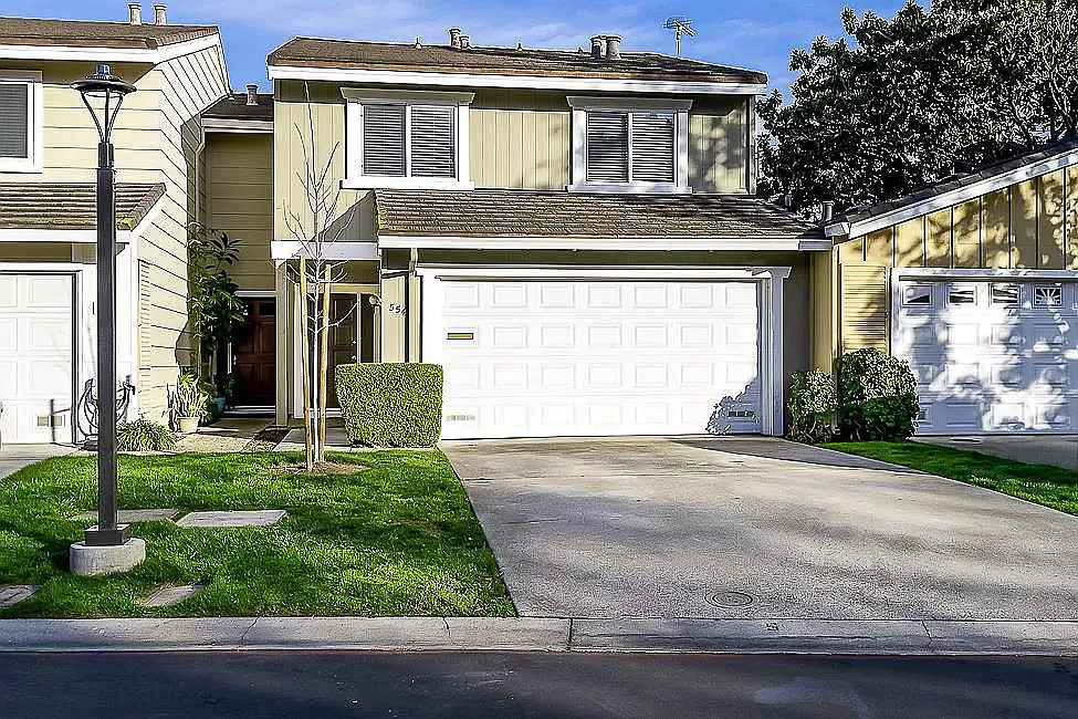 4 bed, 2.5 bath, 1489 sqft, $4,650 — Photo 1