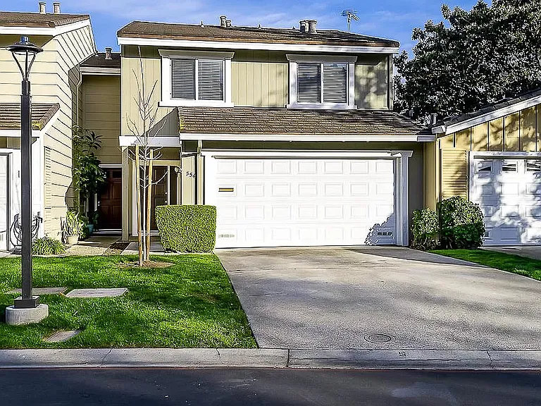 554 Greenmeadow Way — Photo 1