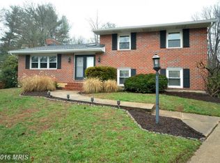 916 Farmstead Rd, Cockeysville, MD 21030