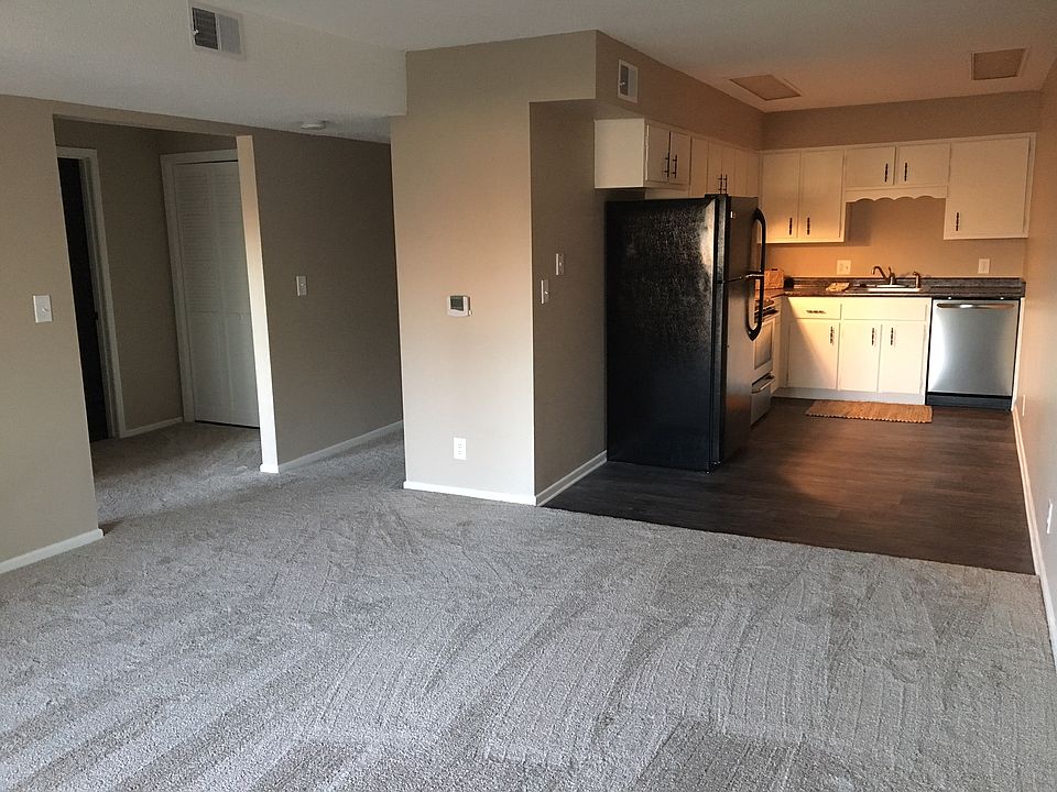 1st image of 1055 NW Greenwood St #1055