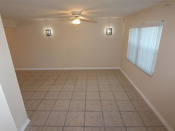 3rd image of 5104 La Mancha Ct