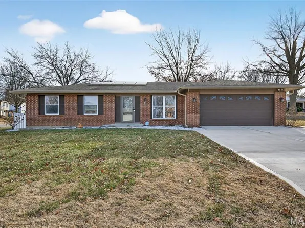 21 Lemon Tree Dr, Saint Peters, MO 63376