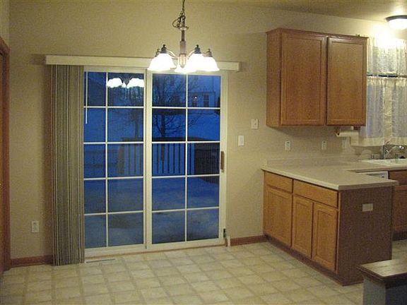 4th image of 501 Bridlewood Ln
