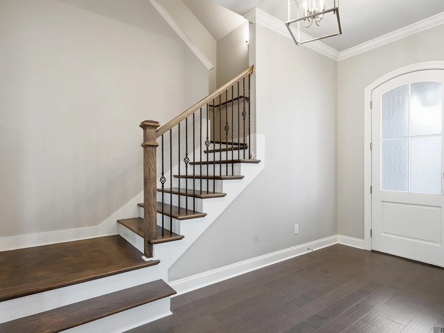 4 bed, 2810 sqft, $3,000 — Photo 3
