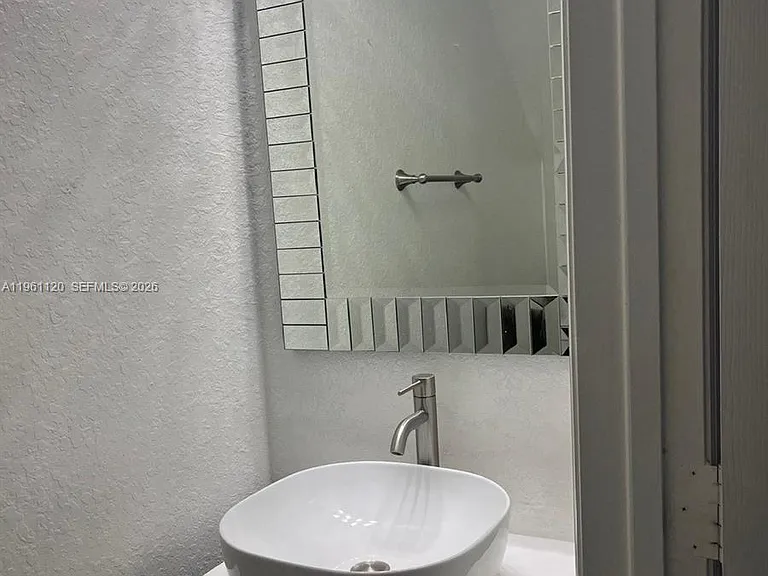 4211 Napoli Lake Dr #4211 — Photo 9