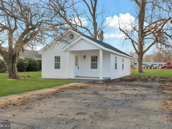 126 Bend Farm Rd, Fredericksburg, VA 22408