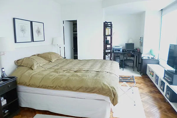 Rented by Keller Williams NYC | media 15