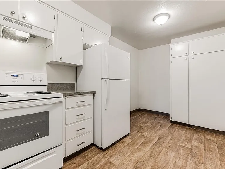 Bayberry Apartments — Photo 14
