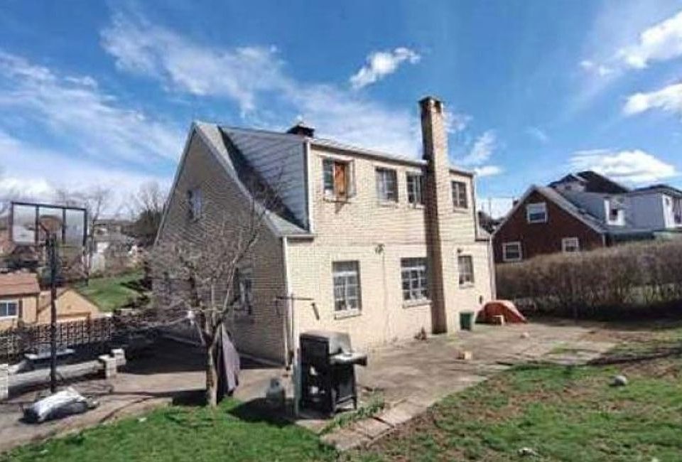 2nd image of 1309 Leeds Ave