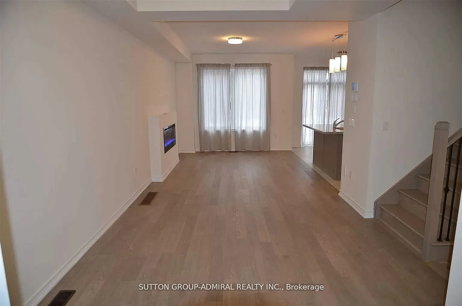 3 bed, $2,600 — Photo 2