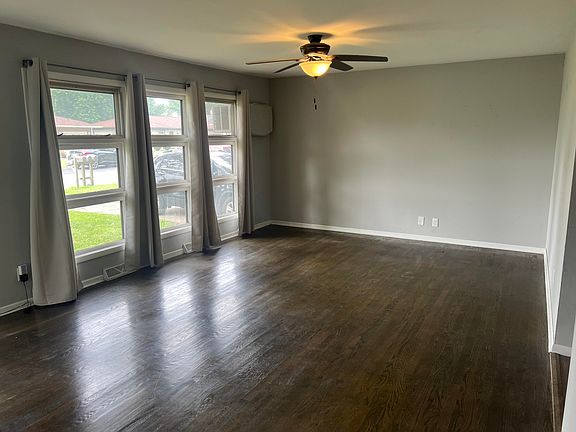 4th image of 830 W 39th Ave