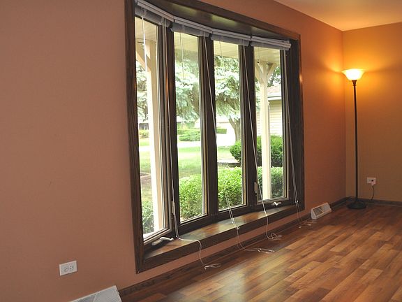4th image of 532 Parkshore Dr
