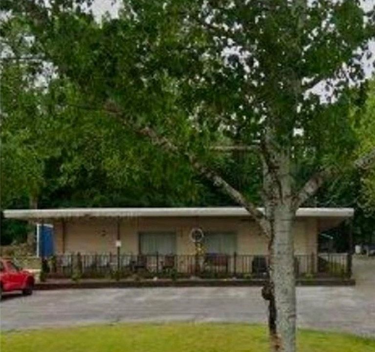 1st image of 202 Old State Rd S